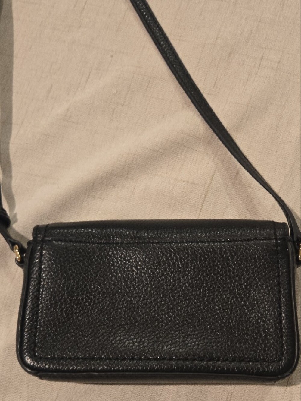 Marc Jacobs Black Pebbled Leather Crossbody Bag with Gold Logo - Picture 3 of 5